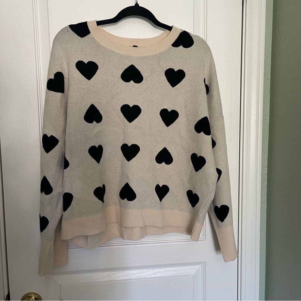Express Black Heart Knit Sweater Beige Pullover NWT Size L